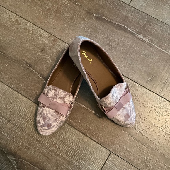Pink Velvet Flats with Grosgrain Bow. Size 8 1/2. - Picture 1 of 2